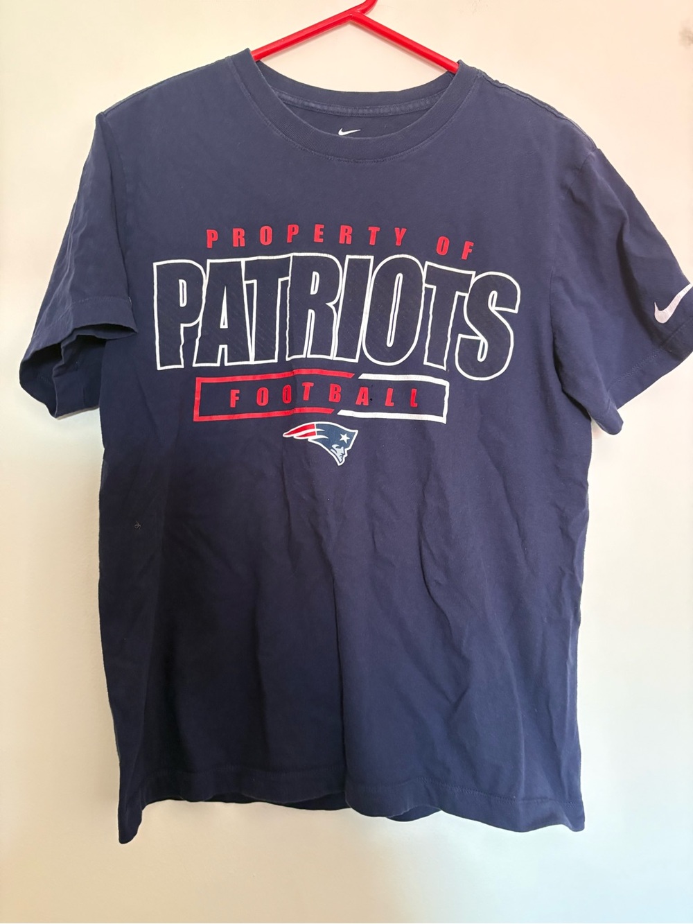 Nike New England Patriots Men’s M Property Of Football NFL Graphic Tee Navy